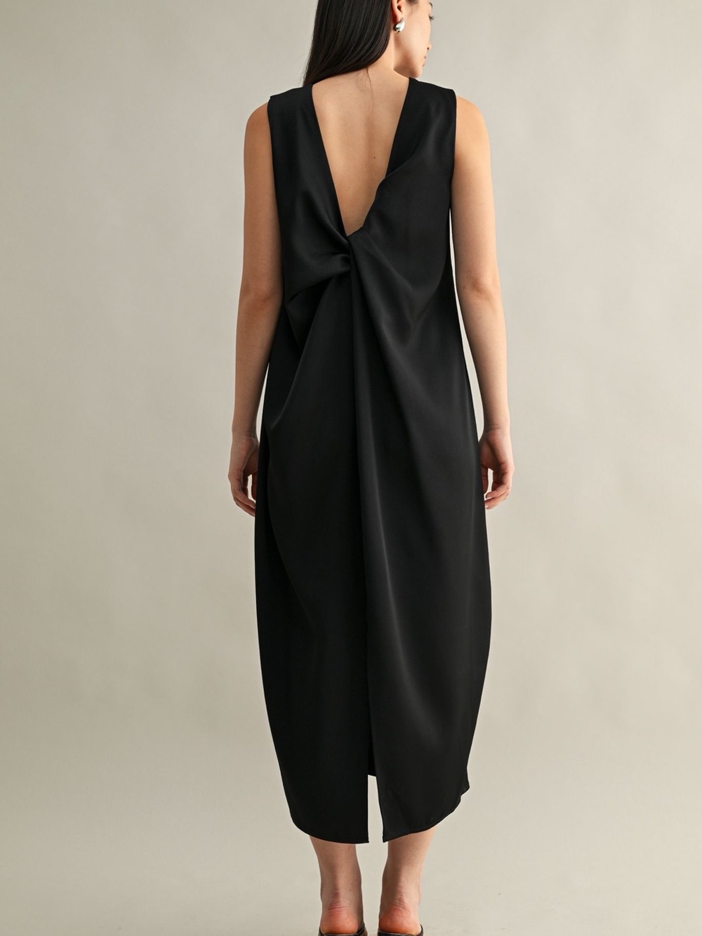 Sleek Sleeveless Black Midi Dress - Picture 2 of 3